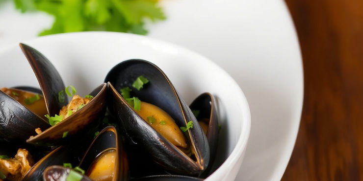 Mussels with Garlic and Chili Oil