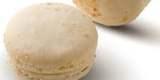 Piña Colada Macarons